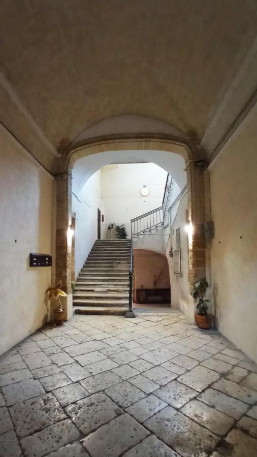Palazzo Saraceno Apartment-Taras Taranto Kültér fotó